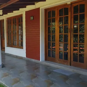 https://no11-uptown-econostay.negombohotels.net
